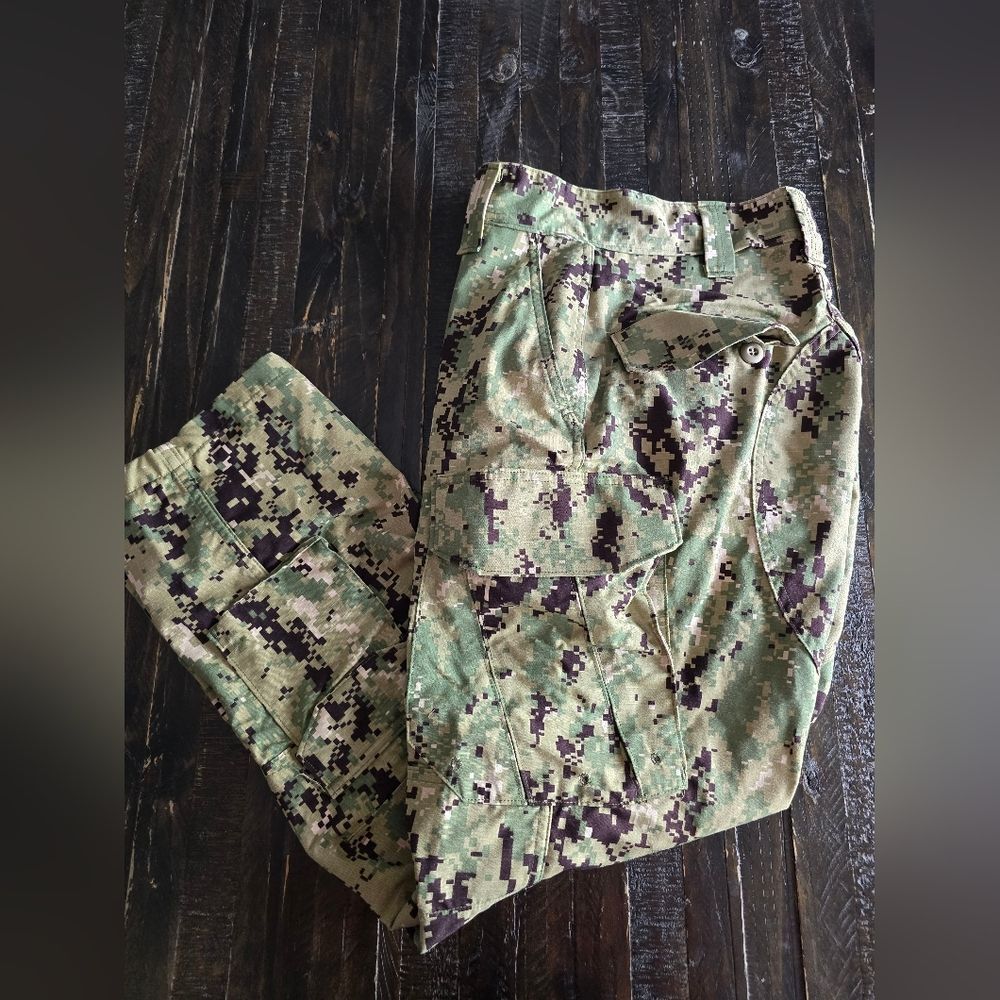 Camo Pants Mens 27-31 Short Cargo
